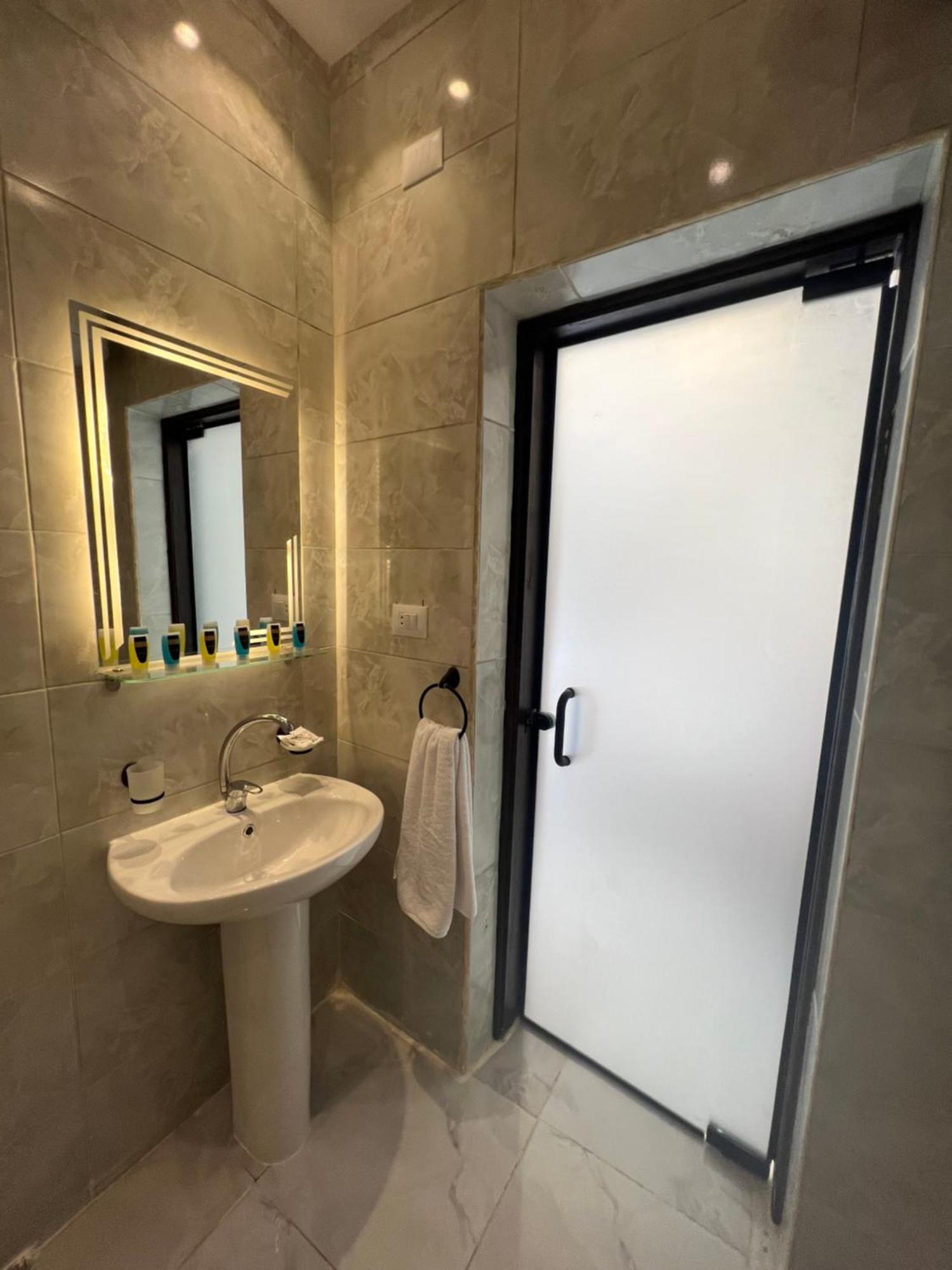 New Glamour Pyramids Hotel Kafret el-Gabal Exterior foto