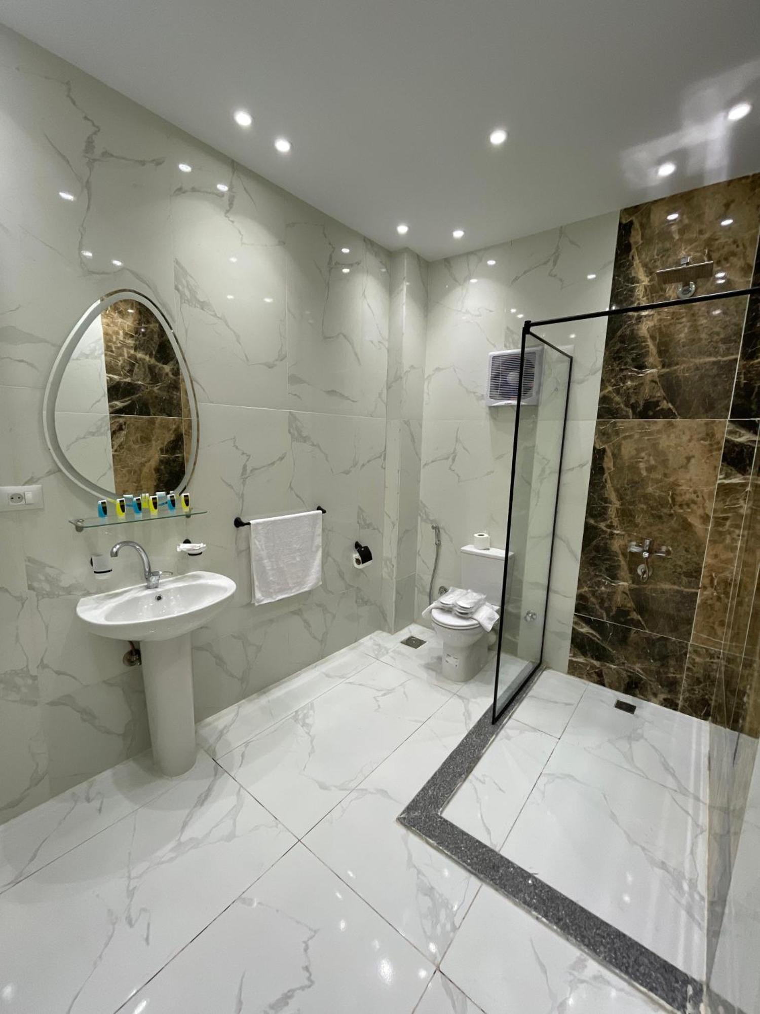 New Glamour Pyramids Hotel Kafret el-Gabal Exterior foto