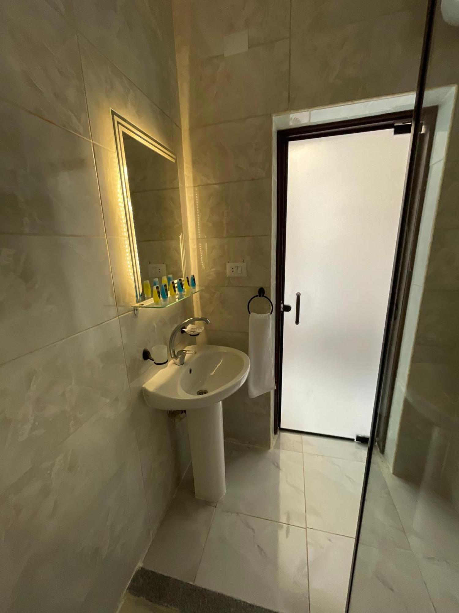 New Glamour Pyramids Hotel Kafret el-Gabal Exterior foto